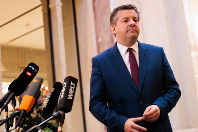 08 May 2026, Berlin: Sven Schulze, Minister-President of Saxony-Anhalt, delivers a statement before the start of the 1,065th session of the Bundesrat. In a surprise move, the Bundesrat did not approve the bill already passed by the Bundestag for a tax-free relief bonus of up to 1,000 euros. Photo: Carsten Koall/dpa