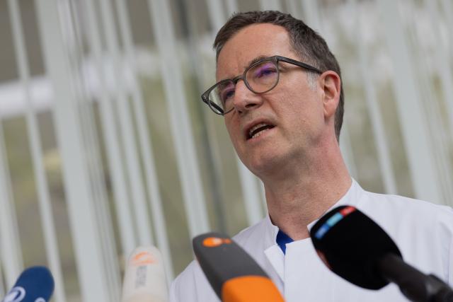08 May 2026, North Rhine-Westphalia, Duesseldorf: Torsten Feldt, Senior Physician and Head of the Department of Tropical Medicine in the Clinic for Infectiology at Duesseldorf University Hospital, gives a statement. Following the hantavirus outbreak on a cruise ship, a hantavirus contact person was transferred to the infection center at the hospital. Photo: Rolf Vennenbernd/dpa