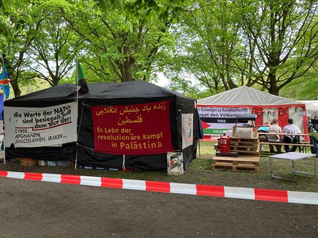 10 May 2026, Hamburg: Activists have set up a Palestine camp on Hamburg's Moorweide. According to a decision by the administrative court, the protest camp falls under the constitutionally protected freedom of assembly. Photo: Bernhard Sprengel/dpa