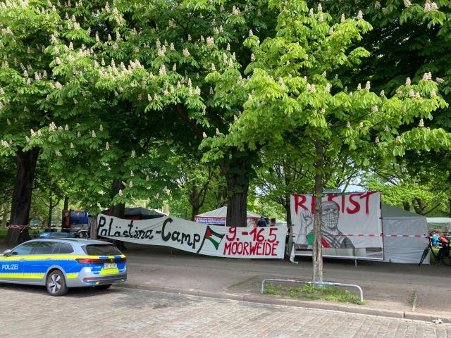 10 May 2026, Hamburg: Activists have set up a Palestine camp on Hamburg's Moorweide. According to a decision by the administrative court, the protest camp falls under the constitutionally protected freedom of assembly. Photo: Bernhard Sprengel/dpa