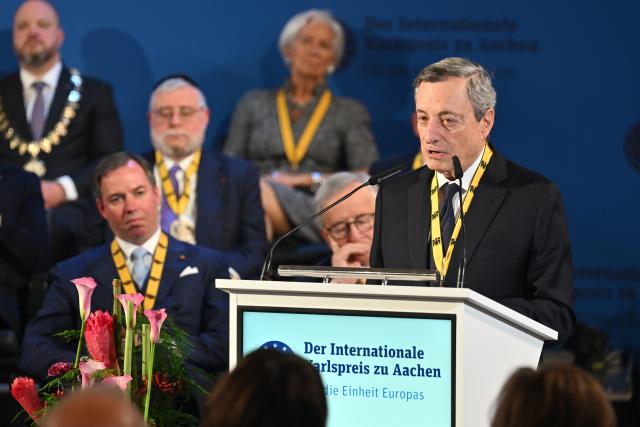 14 May 2026, North Rhine-Westphalia, Aachen: Former President of the European Central Bank (ECB) Mario Draghi, delivers a speech after being awarded with the Charlemagne Prize in Aachen City Hall. Photo: Henning Kaiser/dpa
