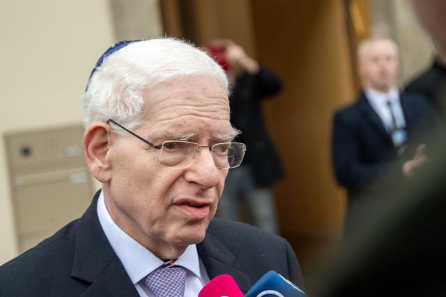 FILED - 25 February 2026, Bavaria, Bayreuth: President of the Central Council of Jews in Germany Josef Schuster gives an interview. Photo: Pia Bayer/dpa