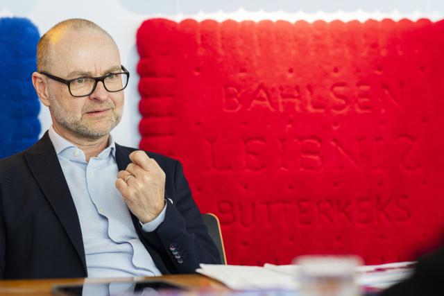 FILED - 02 April 2026, Lower Saxony, Hanover: FILE PHOTO - Alexander Kuehnen, CEO of Bahlsen, sits in his office during an interview with Deutsche Presse-Agentur (dpa). Photo: Michael Matthey/dpa