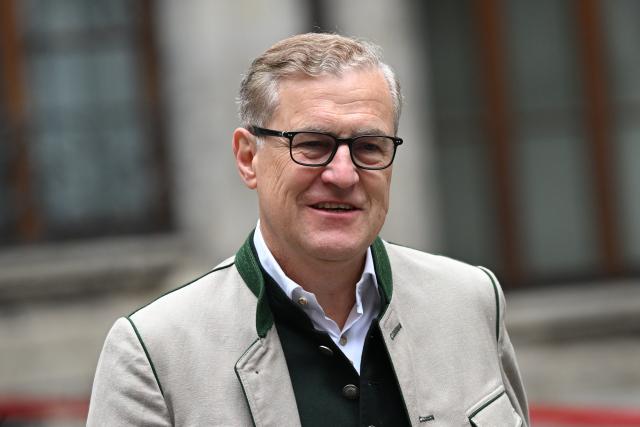 17 May 2026, Bavaria, Munich: CEO of FC Bayern Munich Jan-Christian Dreesen arrives to attend the German Bundesliga championship at Marienplatz. Photo: Sven Hoppe/dpa