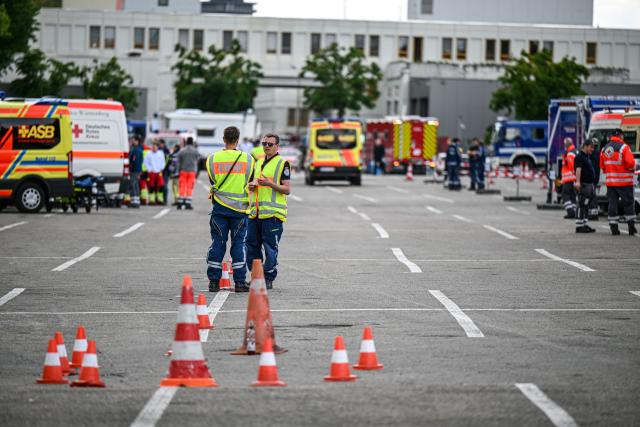17 May 2026, Baden-Wuerttemberg, Pforzheim: Around 27,000 to 30,000 people have to leave their homes and apartments within the exclusion zone around the site following the discovery of a Second World War bomb. Photo: Marius Bulling/dpa