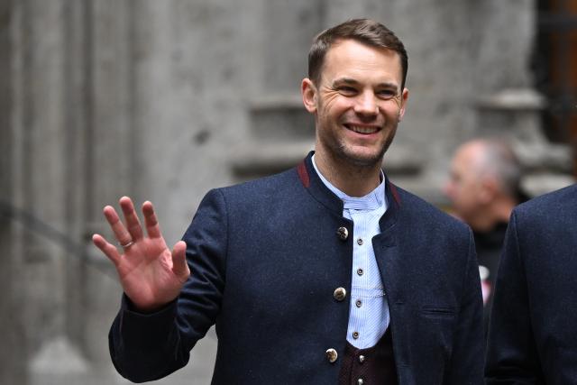 17 May 2026, Bavaria, Munich: Bayern Munich's goalkeeper Manuel Neuer arrives for the German Bundesliga championship celebrations at Marienplatz. Photo: Sven Hoppe/dpa