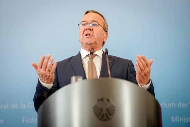 18 May 2026, Berlin: German Minister of Defense Boris Pistorius speaks during a joint press conference with his counterparts from Switzerland Martin Pfister (L), from Austria Klaudia Tanner (2nd L) and from Luxembourg Yuriko Backes at the German Ministry of Defense. Photo: Kay Nietfeld/dpa