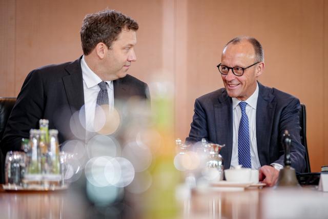 20 May 2026, Berlin: German Chancellor Friedrich Merz, left, and Vice-Chancellor and Finance Minister Lars Klingbeil attend a weekly cabinet meeting at the Federal Chancellery in Berlin. Photo: Kay Nietfeld/dpa