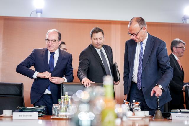 20 May 2026, Berlin: From left, German Federal Minister of the Interior Alexander Dobrindt, Vice-Chancellor and Federal Minister of Finance Lars Klingbeil, and Federal Chancellor Friedrich Merz attend a weekly cabinet meeting at the Federal Chancellery in Berlin. Photo: Kay Nietfeld/dpa