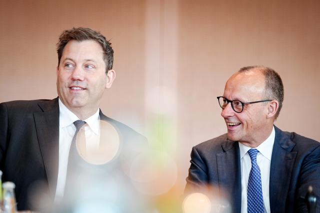 20 May 2026, Berlin: German Chancellor Friedrich Merz, left, and Vice-Chancellor and Finance Minister Lars Klingbeil attend a weekly cabinet meeting at the Federal Chancellery in Berlin. Photo: Kay Nietfeld/dpa