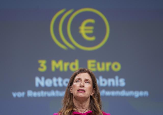 20 May 2026, Hesse, Wiesbaden: Commerzbank Chief Executive Bettina Orlopp speaks during the bank's Annual General Meeting at the RheinMain CongressCenter in Wiesbaden. For the second consecutive year, a potential takeover bid by Italian rival UniCredit dominates the corporate event's agenda. Photo: Andreas Arnold/dpa