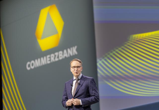 20 May 2026, Hesse, Wiesbaden: Jens Weidmann, Chairman of the Supervisory Board of Commerzbank, speaks at the Annual General Meeting of Commerzbank at the RheinMain CongressCenter (RMCC). For the second year in a row, the threat of a takeover by Unicredit is the main topic at the Commerzbank Annual General Meeting. Photo: Andreas Arnold/dpa
