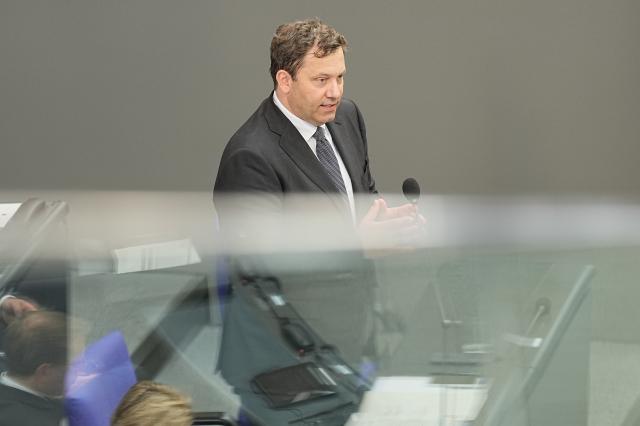 20 May 2026, Berlin: German Finance Minister Lars Klingbeil, speaks during the questioning of the government at the German Parliament (Bundestag). Photo: Michael Kappeler/dpa