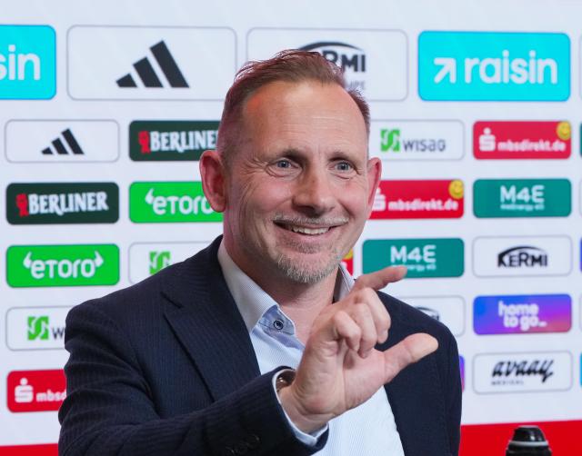 21 May 2026, Berlin: Mauro Lustrinelli, the new head coach of 1. FC Union Berlin, speaks during his introduction press conference at the Stadion an der Alten Foersterei. Photo: Soeren Stache/dpa - WICHTIGER HINWEIS: Gemäß den Vorgaben der DFL Deutsche Fußball Liga bzw. des DFB Deutscher Fußball-Bund ist es untersagt, in dem Stadion und/oder vom Spiel angefertigte Fotoaufnahmen in Form von Sequenzbildern und/oder videoähnlichen Fotostrecken zu verwerten bzw. verwerten zu lassen.