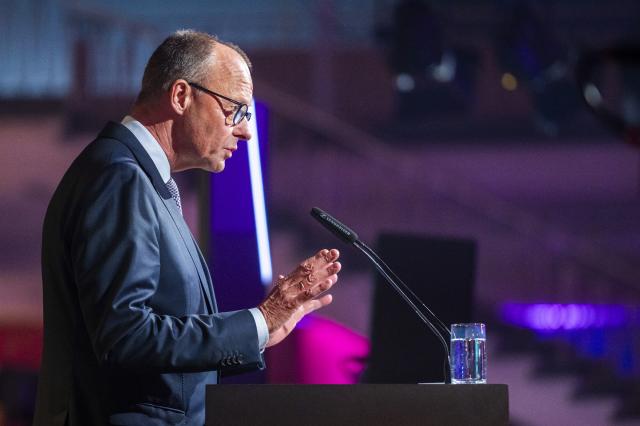 21 May 2026, Berlin: Germany's Chancellor Friedrich Merz speaks at the 'German Startup Awards 2026' ceremony. Photo: Christophe Gateau/dpa