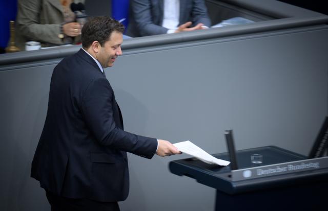 22 May 2026, Berlin: Lars Klingbeil, German Minister of Finance, speaks during the plenary session of the German Parliament (Bundestag). The main topics of today's session are the draft bill on the introduction of a child benefit without an application, the further development of pharmacy care, the Annual Disarmament Report 2025 and a topical debate on tenant protection. Photo: Bernd von Jutrczenka/dpa
