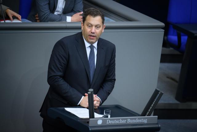 22 May 2026, Berlin: Lars Klingbeil, German Minister of Finance, speaks during the plenary session of the German Parliament (Bundestag). The main topics of today's session are the draft bill on the introduction of a child benefit without an application, the further development of pharmacy care, the Annual Disarmament Report 2025 and a topical debate on tenant protection. Photo: Bernd von Jutrczenka/dpa