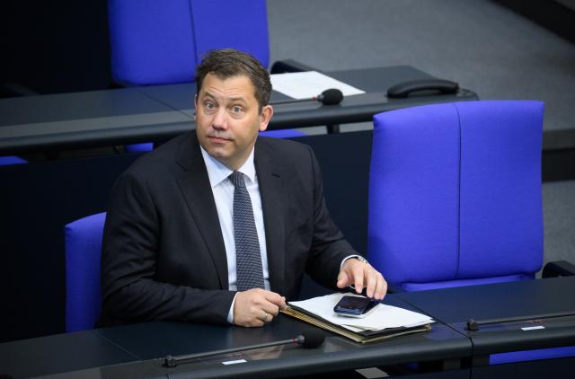 22 May 2026, Berlin: Lars Klingbeil, German Minister of Finance, speaks during the plenary session of the German Parliament (Bundestag). The main topics of today's session are the draft bill on the introduction of a child benefit without an application, the further development of pharmacy care, the Annual Disarmament Report 2025 and a topical debate on tenant protection. Photo: Bernd von Jutrczenka/dpa