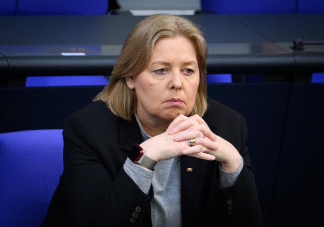 22 May 2026, Berlin: Baerbel Bas, German Minister of Labor and Social Affairs, attends the plenary session of the German Parliament (Bundestag). The main topics of today's session are the draft bill on the introduction of a child benefit without an application, the further development of pharmacy care, the Annual Disarmament Report 2025 and a topical debate on tenant protection. Photo: Bernd von Jutrczenka/dpa