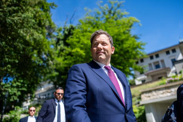 28 May 2026, Berlin: Lars Klingbeil, Germany's Finance Minister, attends a meeting of finance ministers from the six strongest economies in the European Union, alongside Roland Lescure of France, Giancarlo Giorgetti of Italy, Eelco Heinen of the Netherlands, and Andrzej Domanski of Poland, at the Deutsche Bundesbank's Sandwerder Guest House. Photo: Michael Kappeler/dpa