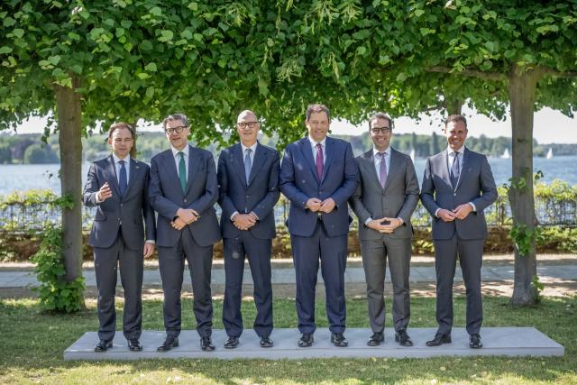 28 May 2026, Berlin: (L-R) Andrzej Domanski, Poland's Finance Minister; Giancarlo Giorgetti, Italy's Minister of Economy and Finance; Lars Klingbeil, Germany's Finance Minister; Roland Lescure, France's Finance Minister; Carlos Cuerpo, Spain's Minister of Economy, Trade and Business; and Eelco Heinen, the Netherlands' Finance Minister, pose for a group photo ahead of a meeting of finance ministers from the six strongest economies in the European Union at the Deutsche Bundesbank's Sandwerder guesthouse on Lake Wannsee. Photo: Michael Kappeler/dpa