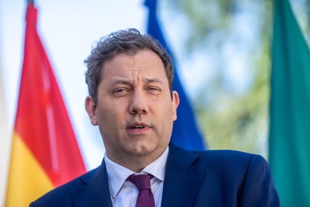 28 May 2026, Berlin: Lars Klingbeil, Germany's Finance Minister, speaks ahead of a meeting of finance ministers from the six strongest economies in the European Union at the Deutsche Bundesbank's Sandwerder Guest House. Photo: Michael Kappeler/dpa