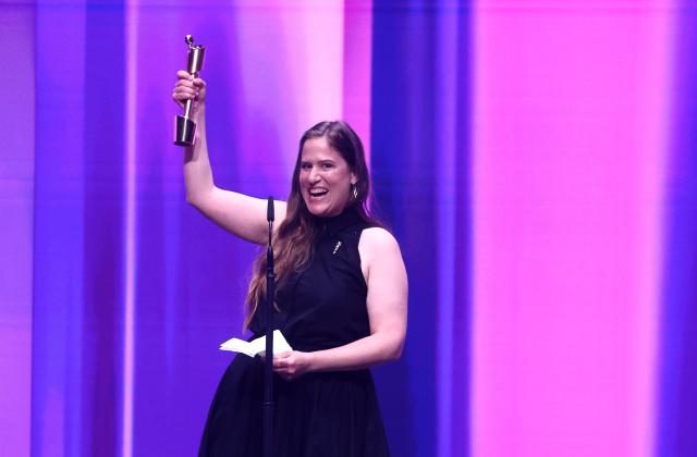29 May 2026, Berlin: German designer Sabrina Kraemer receives the award for Best Costume Design at the German Film Awards ceremony at the Palais am Funkturm. Photo: Christoph Soeder/dpa