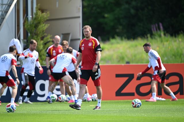 30 May 2026, Bavaria, Herzogenaurach: Germany head coach Julian Nagelsmann watches over a training session ahead of Sunday's international friendly against Finland. Photo: Federico Gambarini/dpa - IMPORTANT NOTE: In accordance with the regulations of the DFL German Football League and the DFB German Football Association, it is prohibited to utilize or have utilized photographs taken in the stadium and/or of the match in the form of sequential images and/or video-like photo series.
