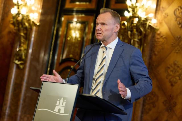 01 June 2026, Hamburg: Andy Grote, Senator for the Interior, holds a press conference at City Hall regarding the results of the Olympic referendum. Photo: Georg Wendt/dpa