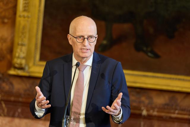 01 June 2026, Hamburg: Peter Tschentscher, the mayor, holds a press conference at City Hall regarding the results of the Olympic referendum. Photo: Georg Wendt/dpa