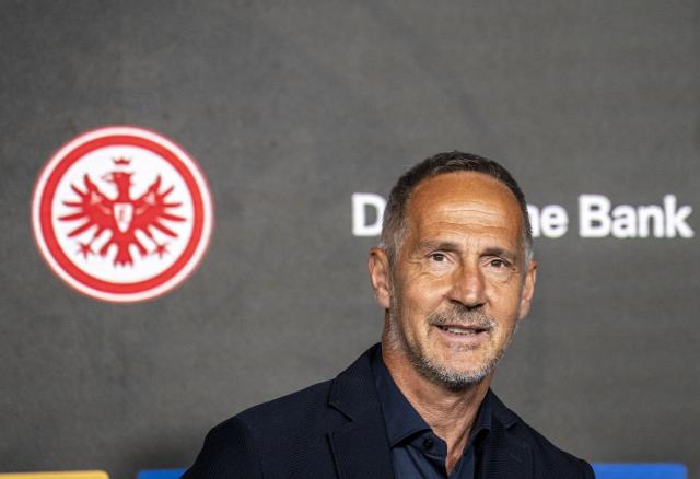 01 June 2026, Hesse, Frankfurt/Main: Adi Huetter speaks during a press conference introducing him as the new head coach of Eintracht Frankfurt. He is set to take charge of the German Bundesliga club for the second time in his career, starting July 1, 2026. Photo: Andreas Arnold/dpa - WICHTIGER HINWEIS: Gemäß den Vorgaben der DFL Deutsche Fußball Liga bzw. des DFB Deutscher Fußball-Bund ist es untersagt, in dem Stadion und/oder vom Spiel angefertigte Fotoaufnahmen in Form von Sequenzbildern und/oder videoähnlichen Fotostrecken zu verwerten bzw. verwerten zu lassen.