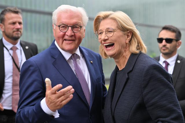 03 June 2026, Saarland, ---: German President Frank-Walter Steinmeier (L) is welcomed by Anke Rehlinger, Minister President of Saarland, upon his arrival. Photo: Harald Tittel/dpa