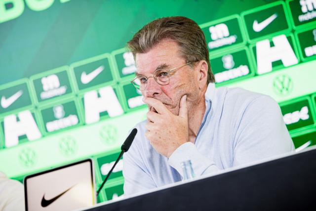 04 June 2026, Lower Saxony, Wolfsburg: VfL Wolfsburg Managing Director Dieter Hecking, attends a press conference of the German 2nd Bundesliga club VfL Wolfsburg at the Volkswagen Arena. Photo: Moritz Frankenberg/dpa
