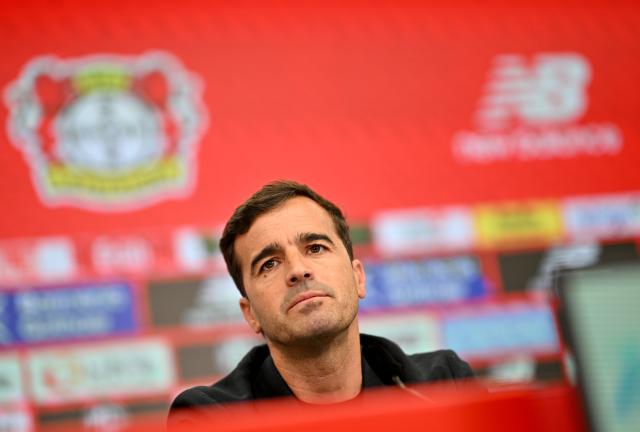 05 June 2026, North Rhine-Westphalia, Leverkusen: Bayer Leverkusen introduces Carles Martinez Novell as its new head coach during a press conference. Photo: Anke Waelischmiller/dpa - WICHTIGER HINWEIS: Gemäß den Vorgaben der DFL Deutsche Fußball Liga bzw. des DFB Deutscher Fußball-Bund ist es untersagt, in dem Stadion und/oder vom Spiel angefertigte Fotoaufnahmen in Form von Sequenzbildern und/oder videoähnlichen Fotostrecken zu verwerten bzw. verwerten zu lassen.