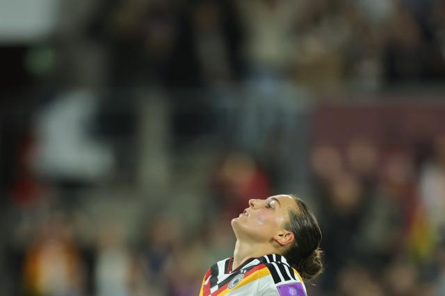 05 June 2026, North Rhine-Westphalia, Cologne: Germany's Carlotta Wamser reacts during the UEFA Women's Euro Qualifiers soccer match between Germany and Norway at the RheinEnergieStadion. Photo: Rolf Vennenbernd/dpa
