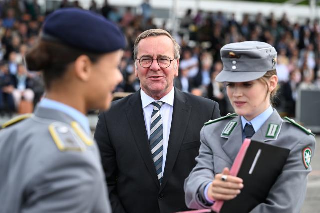 06 June 2026, Bavaria, Neubiberg: Boris Pistorius, German Minister of Defense, takes part in a promotion appeal for officer candidates on the grounds of the German Armed Forces (Bundeswehr) University during the Bundeswehr Day. Photo: Sven Hoppe/dpa