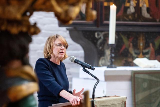 07 June 2026, Brandenburg, Brandenburg an der Havel: Elke Buedenbender, wife of German President Steinmeier, speaks at the Brandenburg Cathedral as part of the sermon series "Behold, I make all things new!" on the topics of democracy and social cohesion. Photo: Christophe Gateau/dpa