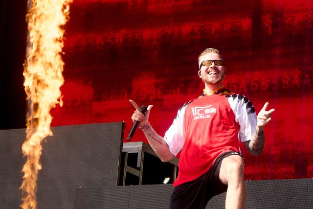 07 June 2026, Rhineland-Palatinate, Nuremberg: German rapper Finch performs on the Utopia Stage during the Rock am Ring Open-Air Festival. Photo: Thomas Frey/dpa
