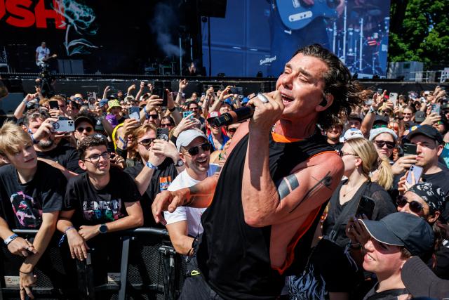 07 June 2026, Rhineland-Palatinate, Nuremberg: Gavin Rossdale of the British rock band Bush stands in front of the audience next to the stage during the Rock am Ring Open-Air Festival. Photo: Daniel Karmann/dpa