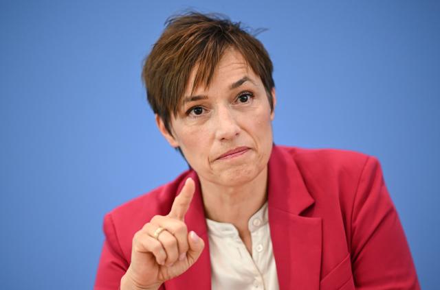 08 June 2026, Berlin: Nicole Deitelhoff of the Leibniz Institute for Peace and Conflict Research (PRIF) speaks during the presentation of the Peace Report 2026. The annual publication is compiled jointly by Germany's leading peace and conflict research institutes, including BICC, IFSH, INEF, and PRIF. Photo: Britta Pedersen/dpa