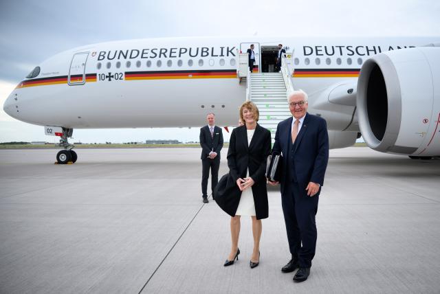 09 June 2026, Brandenburg, Schoenefeld: Frank-Walter Steinmeier, Germany's President, and his wife, Elke Buedenbender, board a Bundeswehr Special Air Mission aircraft at the military section of Berlin Brandenburg Airport for a flight to Amsterdam. The Federal President and his wife are traveling to the Kingdom of the Netherlands for a three-day state visit. Photo: Bernd von Jutrczenka/dpa