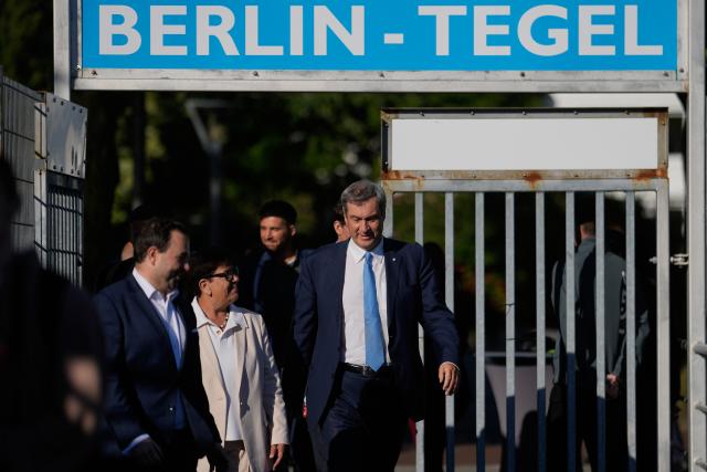 09 June 2026, Berlin: Markus Soeder, Minister President of Bavaria and Christian Social Union (CSU) Chairman, attends the Seeheimer Kreis asparagus tour of the Social Democrats in Berlin. Photo: Markus Schreiber/AP-Pool/dpa