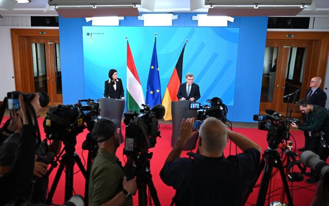 10 June 2026, Berlin: Johann Wadephul (R), Minister of Foreign Affairs, speaks during a joint press conference with his Hungarian counterpart, Anita Orban, Hungary's Minister of Foreign Affairs. Photo: Elisa Schu/dpa