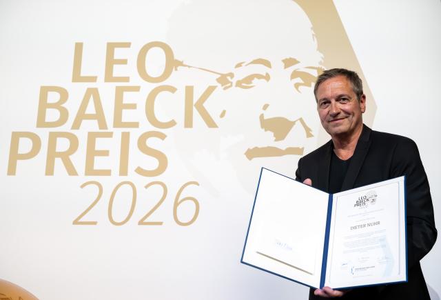 10 June 2026, Berlin: German comedian Dieter Nuhr awarded the Leo Baeck Prize by the Central Council of Jews in Germany. Photo: Soeren Stache/dpa