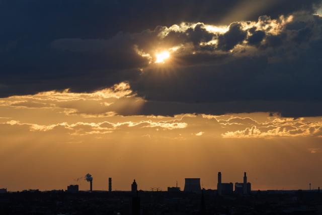 10 June 2026, Berlin: The sun is breaking through the clouds over Berlin. Photo: Annette Riedl/dpa