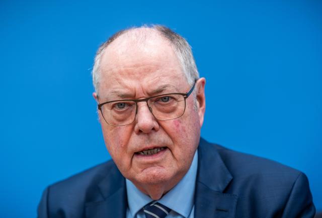 FILED - 12 March 2025, Berlin: FILE PHOTO - Former German Finance Minister Peer Steinbrueck attendS a press conference to present the interim report of the "Initiative for an Effective State". Photo: Michael Kappeler/dpa