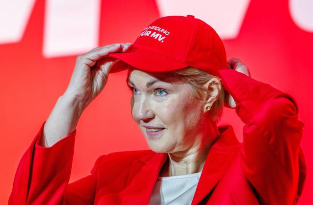 13 June 2026, Mecklenburg-Western Pomerania, Wismar: Manuela Schwesig (SPD), Minister-President and state chair of the SPD in Mecklenburg-Western Pomerania, celebrates at the SPD state delegates' convention after being elected as the party's top candidate. On the agenda are the nomination of Schwesig as the top candidate for the state election, the selection of the state party list, and the adoption of the election platform. Photo: Jens Büttner/dpa