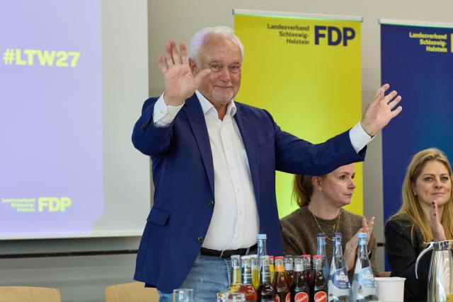 13 June 2026, Schleswig-Holstein, Neumünster: Wolfgang Kubicki, chairman of the FDP, stands on stage during the FDP Schleswig-Holstein state representatives' meeting. Photo: Georg Wendt/dpa