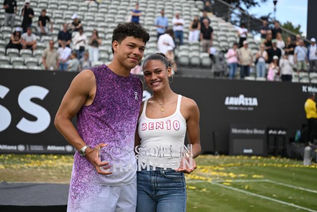 14 June 2026, Baden-Wuerttemberg, Stuttgart: American tennis player Ben Shelton celebrates after defeating fellow American Taylor Fritz in the Men's Singles Final tennis match on Day Seven of the Stuttgart Open at Stuttgart Open. Photo: Marijan Murat/dpa