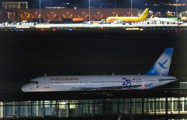 15 June 2026, Saxony, Leipzig: An airplane leaves its parking position at Leipzig/Halle Airport shortly after midnight. The plane takes off early in the morning on a deportation flight to Afghanistan. Photo: Hendrik Schmidt/dpa